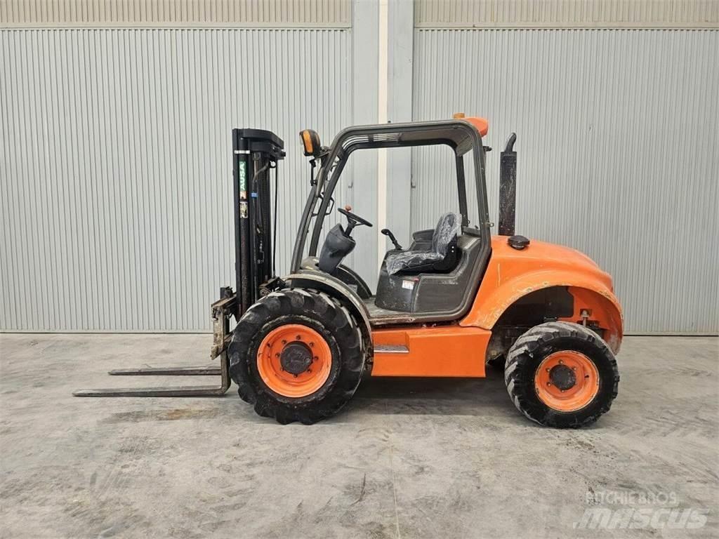 Ausa C250H Vanterenski viljuškar