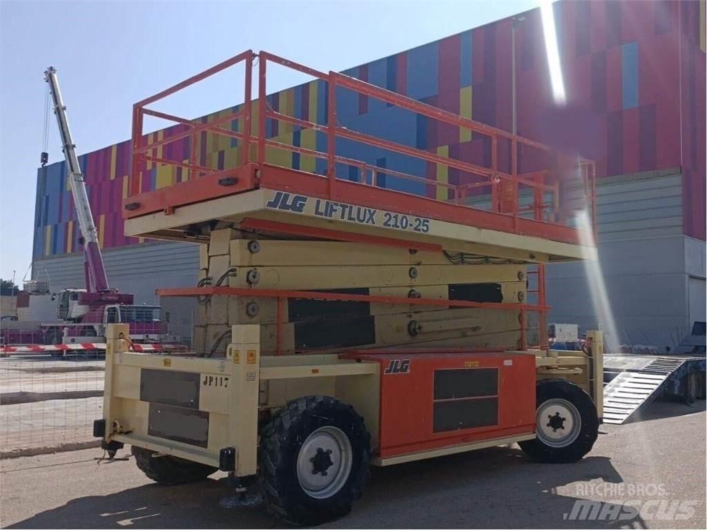 JLG 210-25 Makazaste platforme