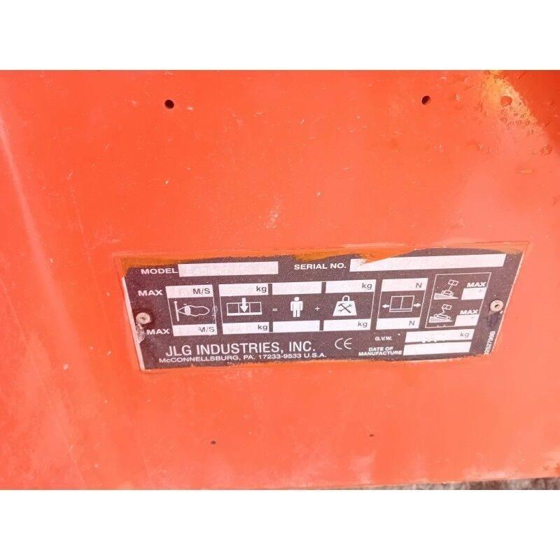 JLG E450AJ Zglobne podizne platforme