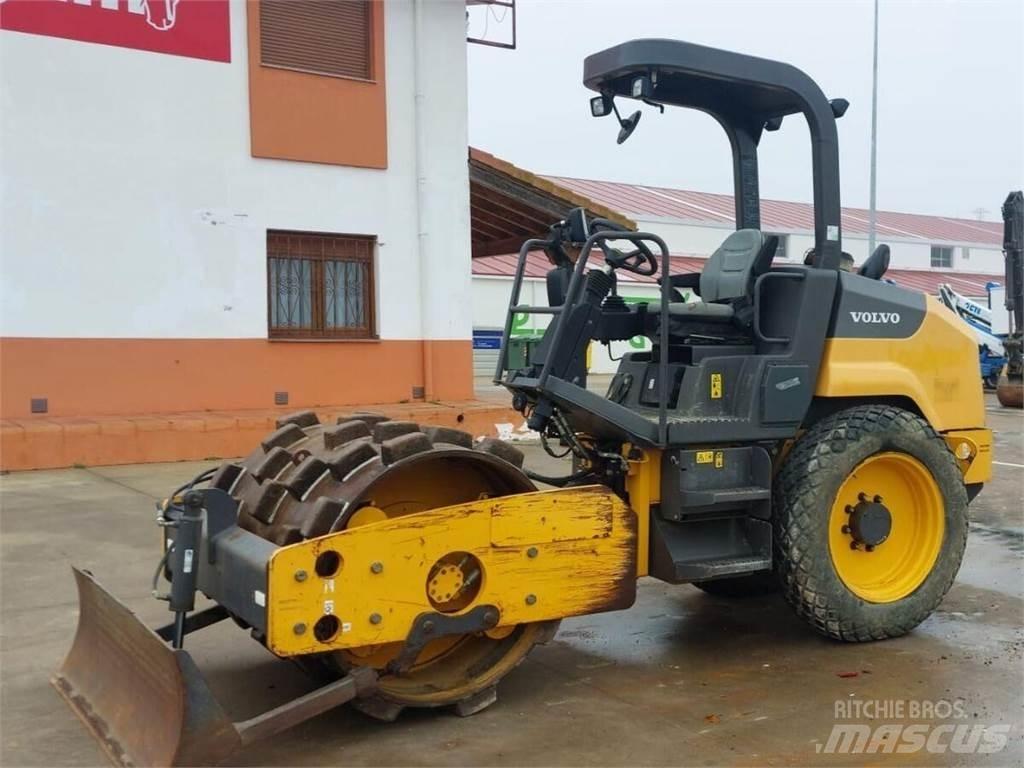 Volvo SD45B Nabijači zemlje