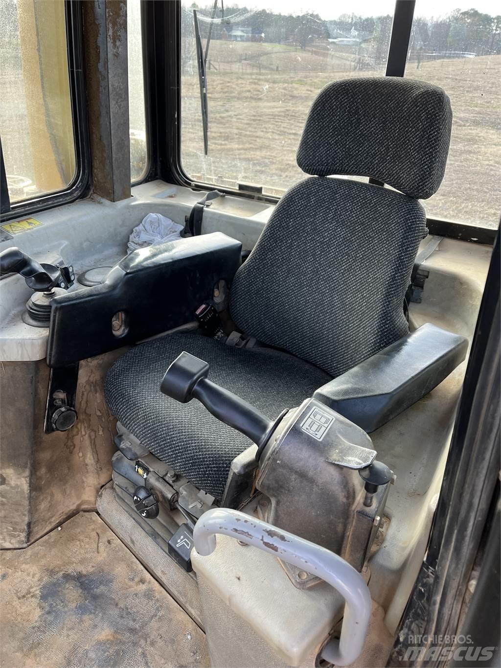 CAT D6R XL Buldožeri guseničari