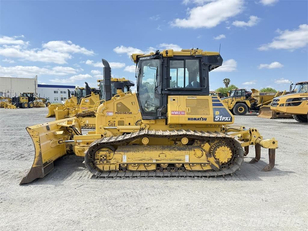 Komatsu D51PXi-24 Buldožeri guseničari