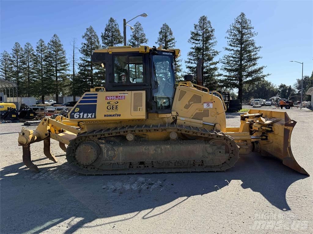 Komatsu D61EXi-24 Buldožeri guseničari