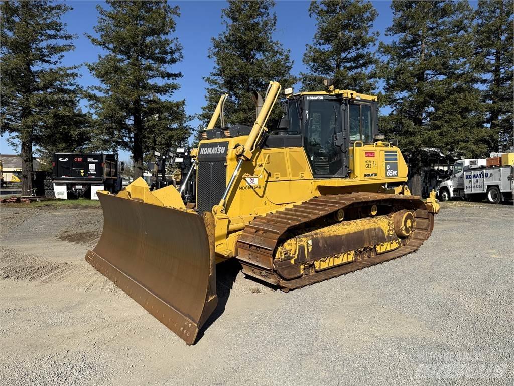 Komatsu D65PX-18 Buldožeri guseničari
