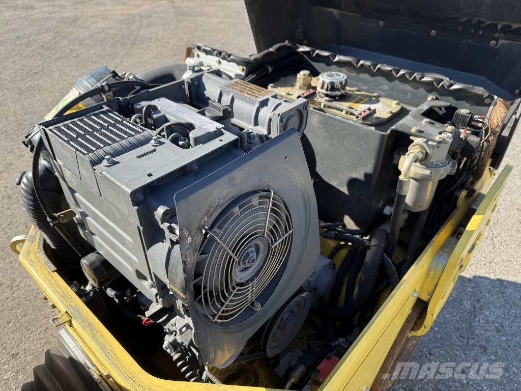 Bomag BW 100 AD-3 Valjci sa duplim bubnjem