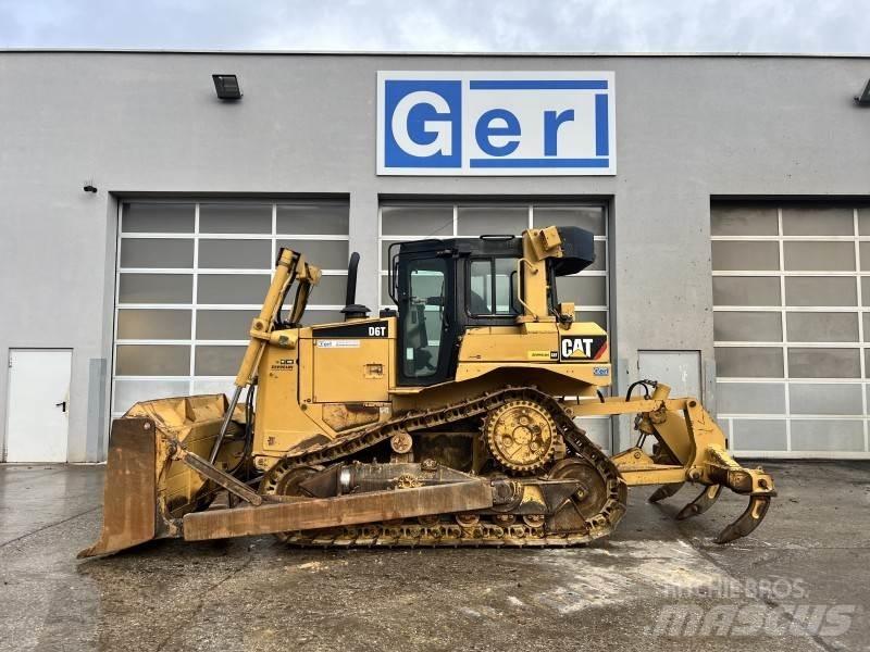 CAT D 6 T Buldožeri guseničari