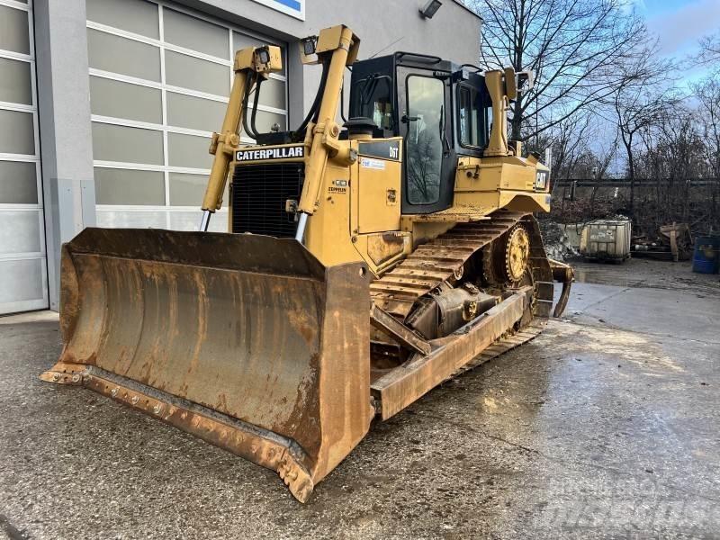CAT D 6 T Buldožeri guseničari