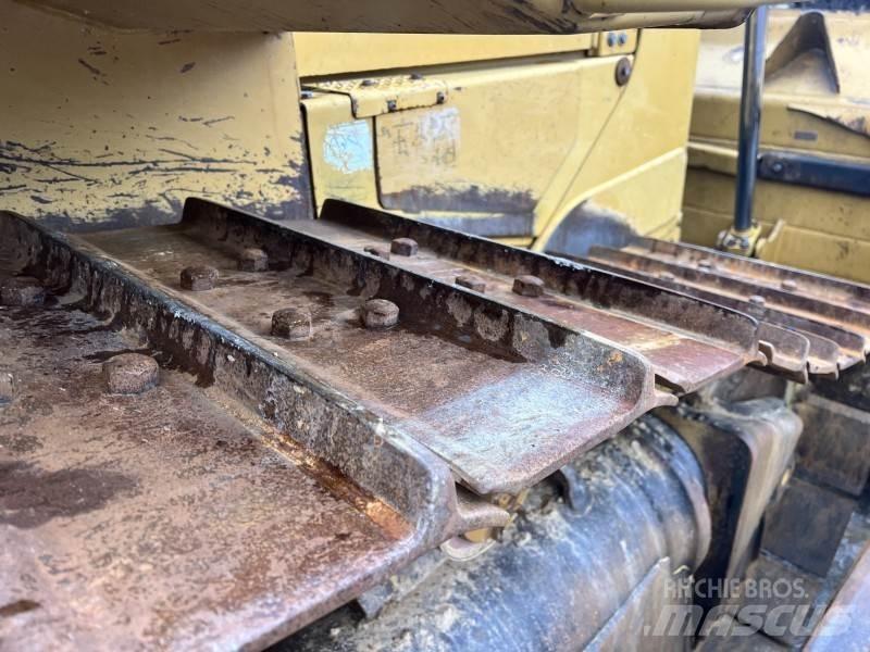CAT D 6 T Buldožeri guseničari