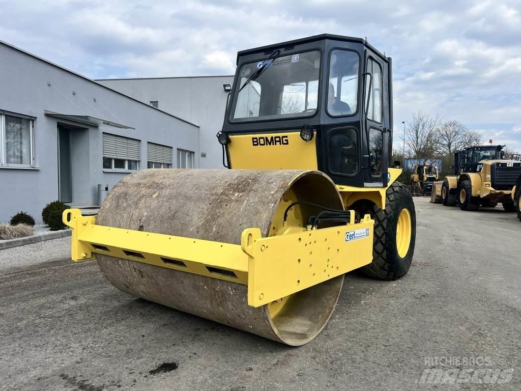 JCB Vibromax W 1402 D Valjci sa jednim bubnjem