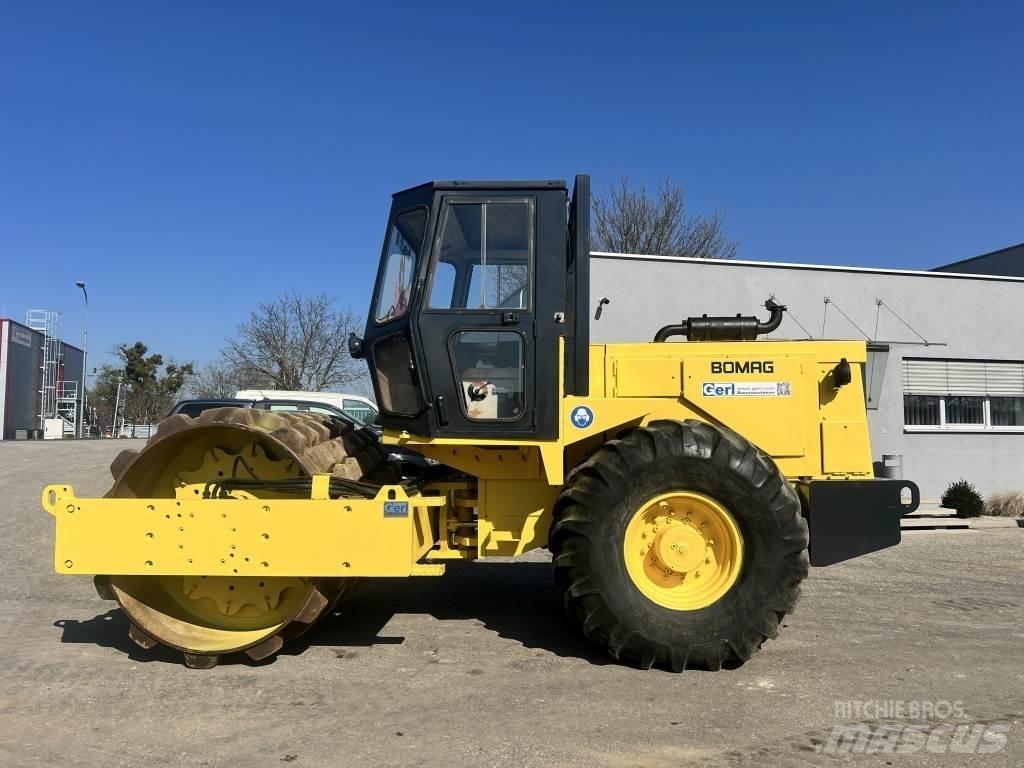 JCB Vibromax W 1402 PD Valjci sa jednim bubnjem