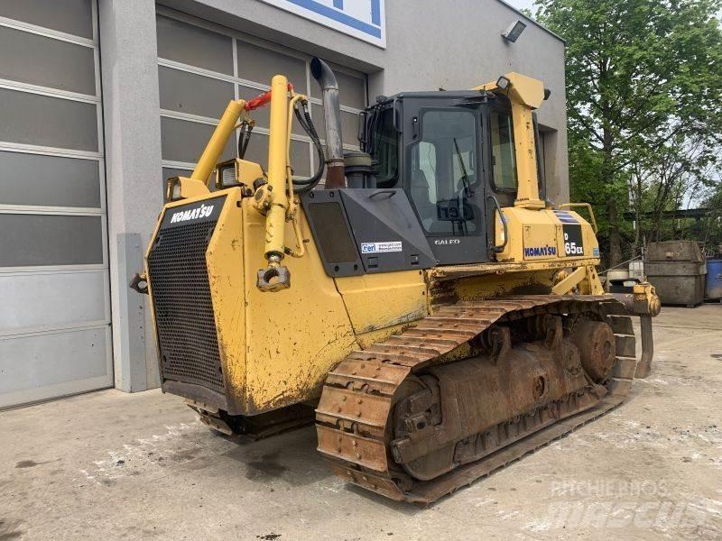 Komatsu D 65 EX-15 Buldožeri guseničari