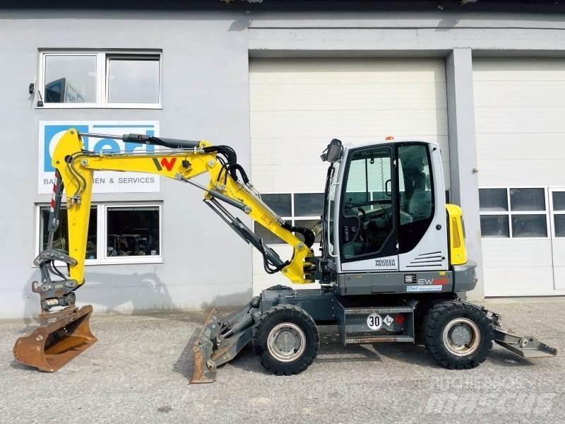 Neuson EW65 Bageri točkaši