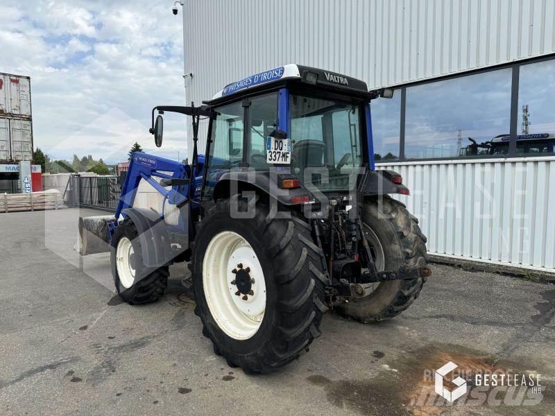 Valtra A72 Traktori