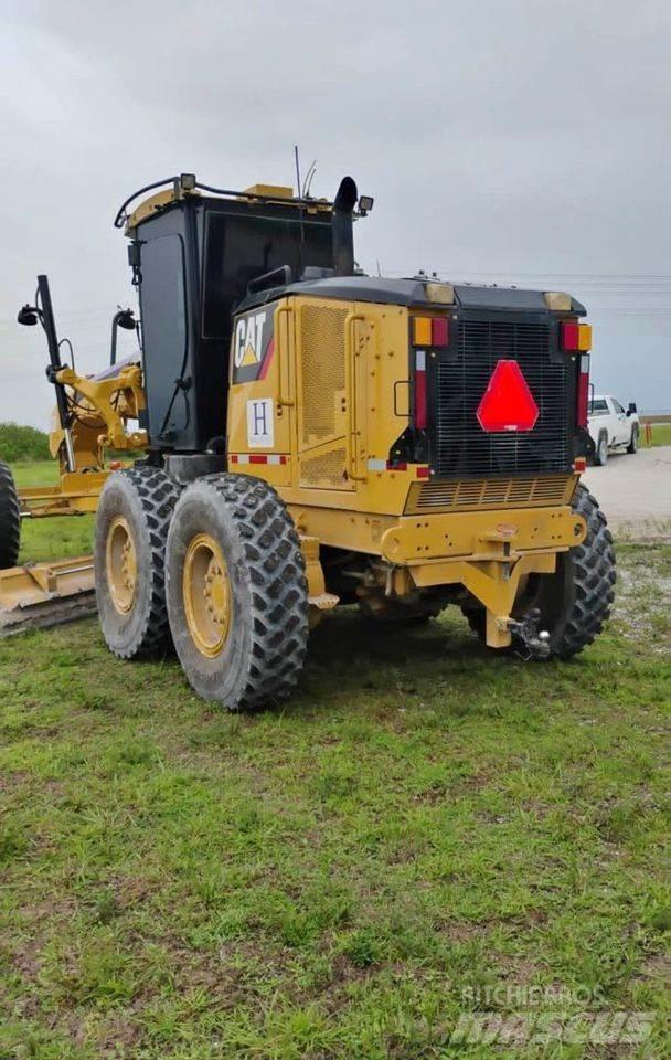 CAT 140M Buldožeri guseničari