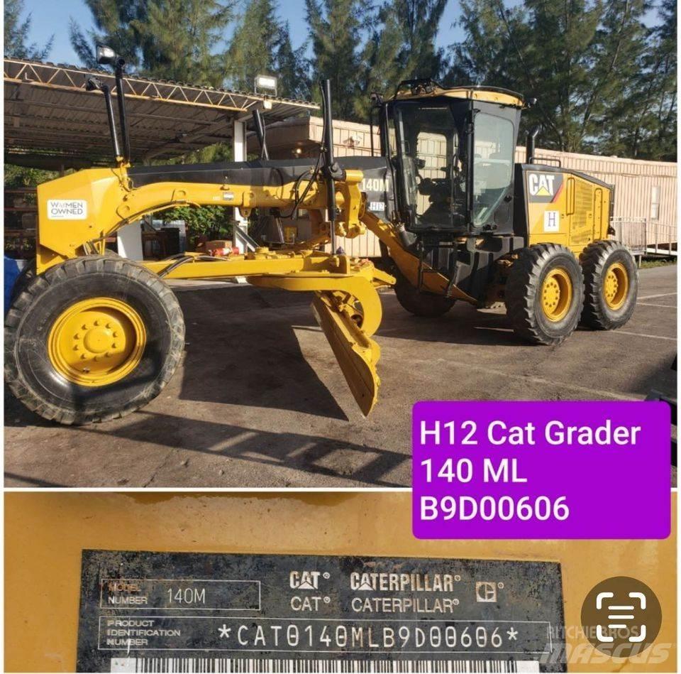CAT 140M Buldožeri guseničari