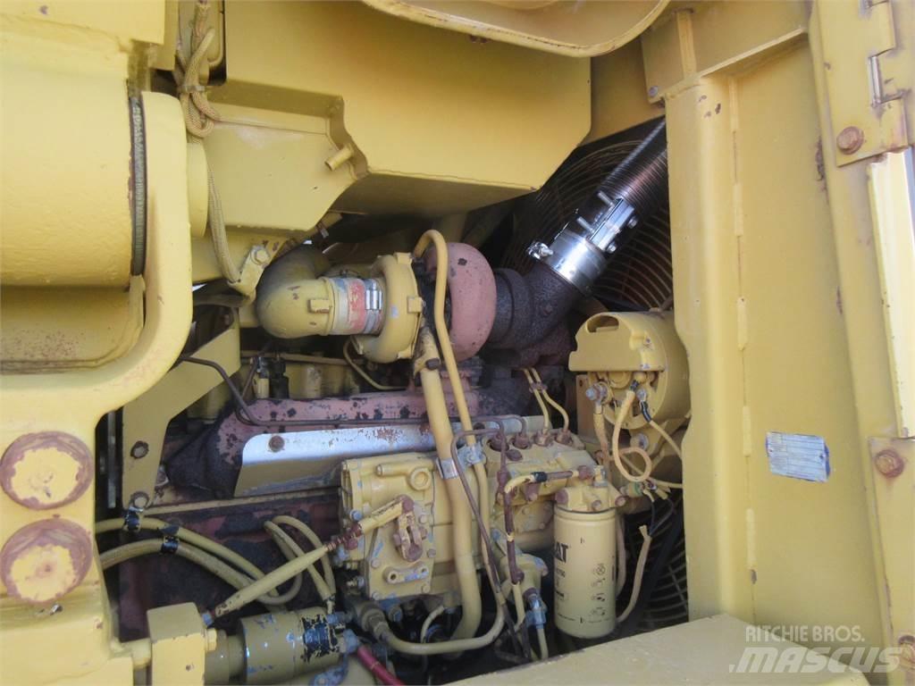 CAT 963 Buldožeri guseničari