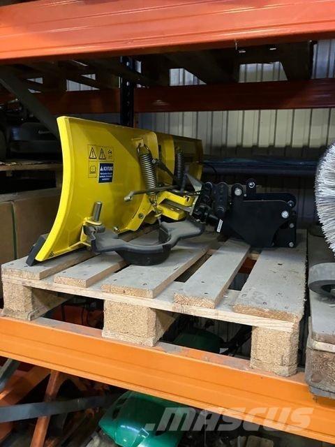 John Deere  Snežne daske i plugovi