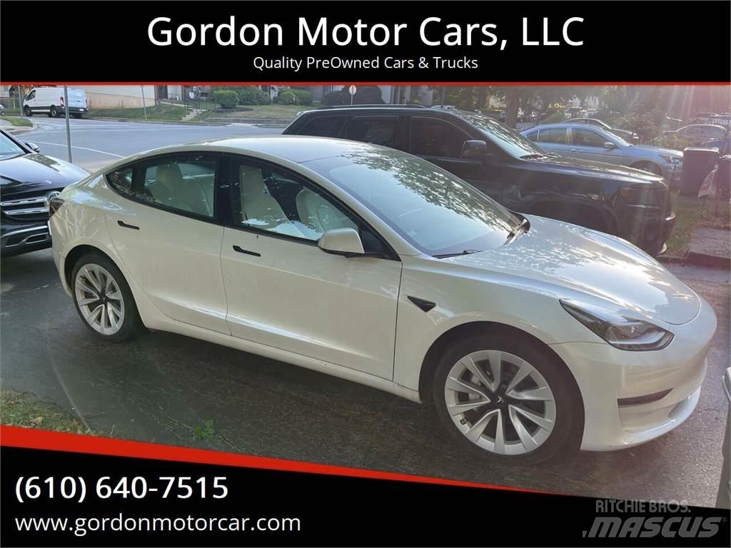Tesla Model 3 Automobili