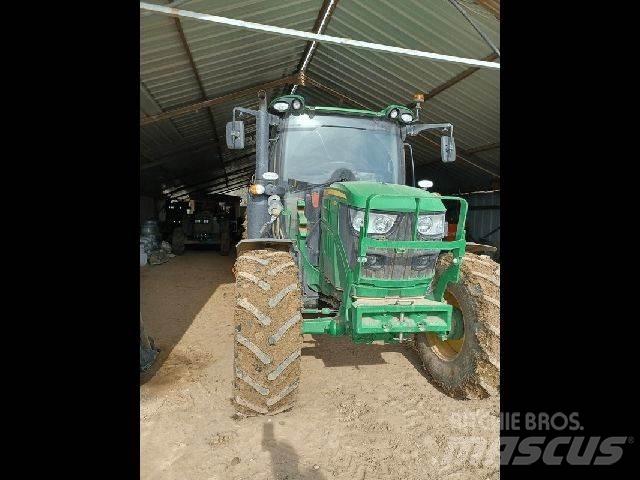 John Deere 6110R Traktori