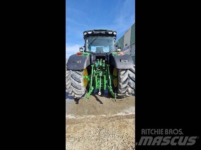 John Deere 6210 R Traktori
