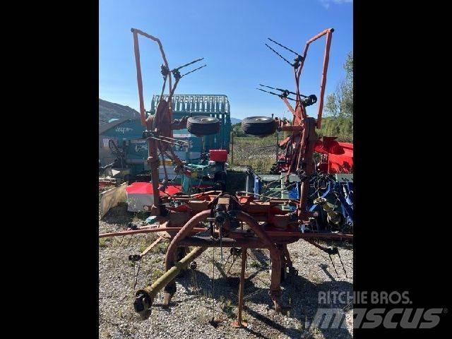 Kuhn GF5001MH Okretači i sakupljači sena