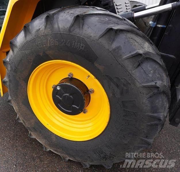 JCB 940-4 Vanterenski viljuškar