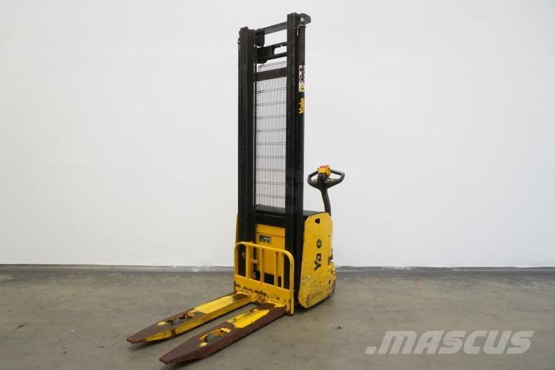 Yale MS12AC Samopogonski ručni viljuškari
