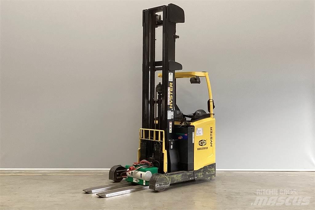 Hyster R1.6 Viljuškari sa pomičnim stupom
