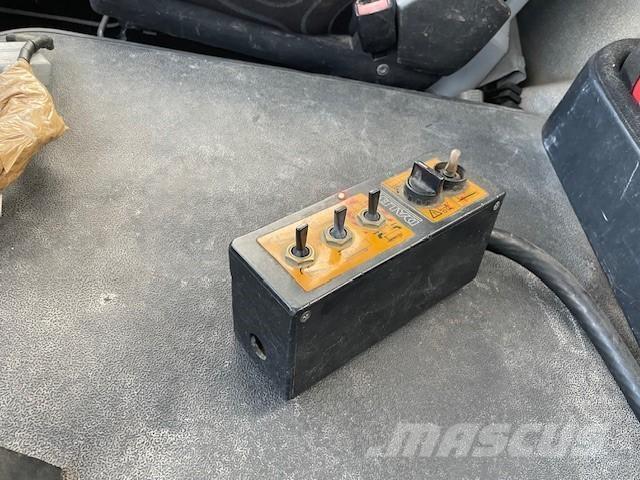 Iveco 330.36 Kamioni za podizanje kablova