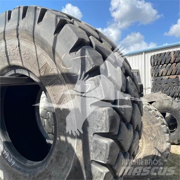 Titan 20.5R25 Gume, točkovi i felne