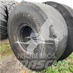 Toyo 26.5X25 Gume, točkovi i felne