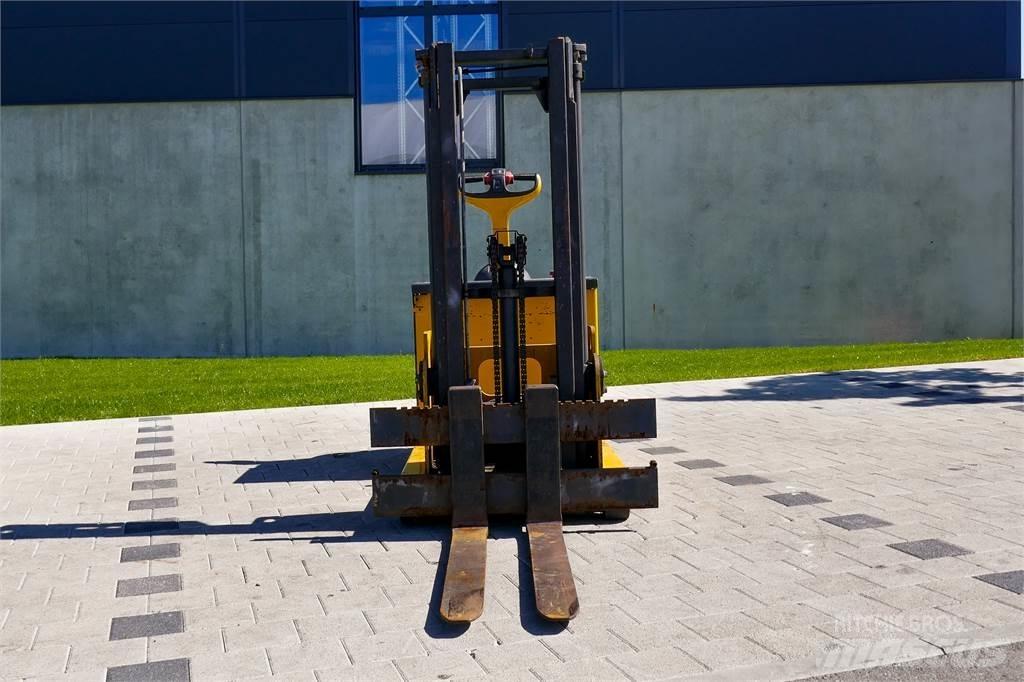 Linde L12 Ručni električni viljuškar