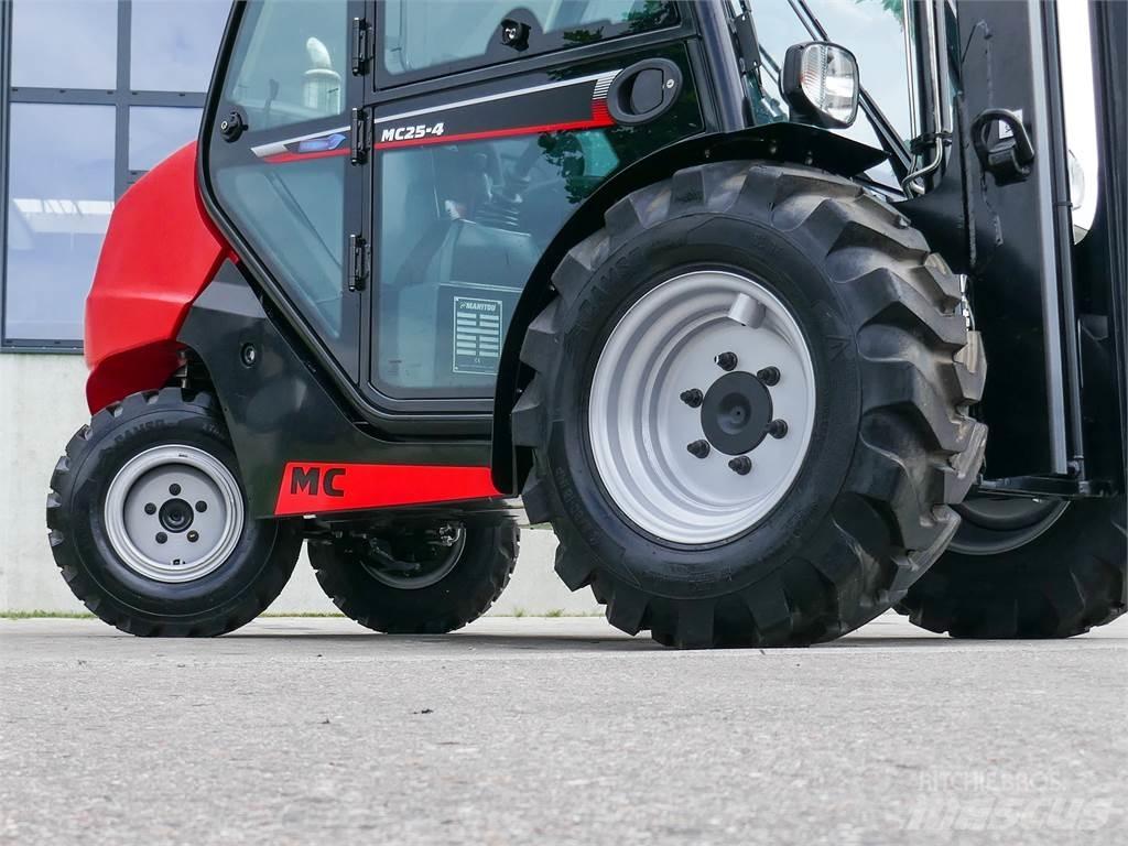 Manitou MC 25-4 Vanterenski viljuškar