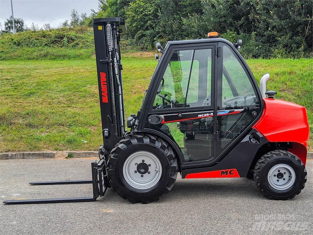 Manitou MC 25-4 Vanterenski viljuškar