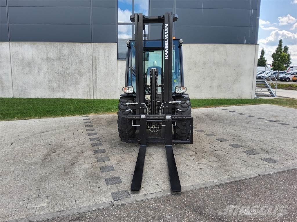 Manitou MC 30-4 Vanterenski viljuškar