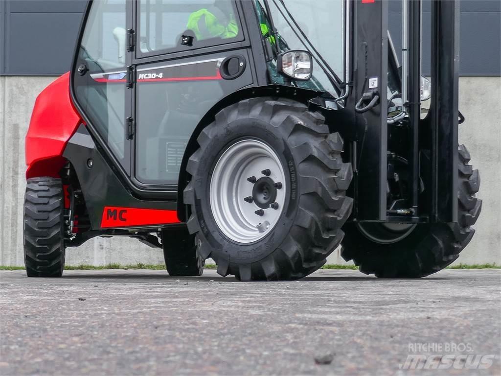Manitou MC 30-4 Vanterenski viljuškar