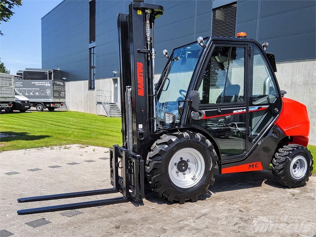 Manitou MC 30-4 Vanterenski viljuškar