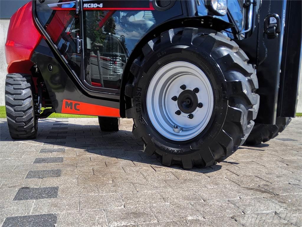 Manitou MC 30-4 Vanterenski viljuškar