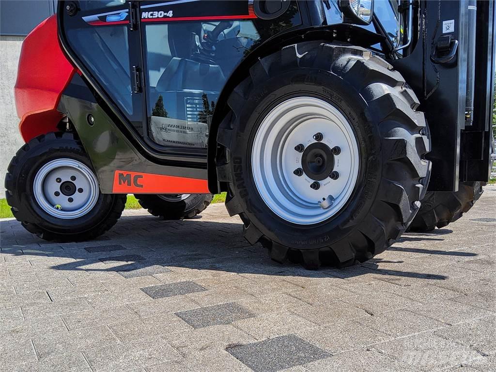 Manitou MC 30-4 Vanterenski viljuškar