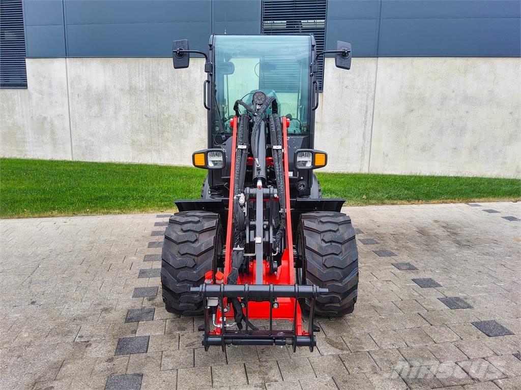 Manitou MLA 3-25H Mini bageri < 7t