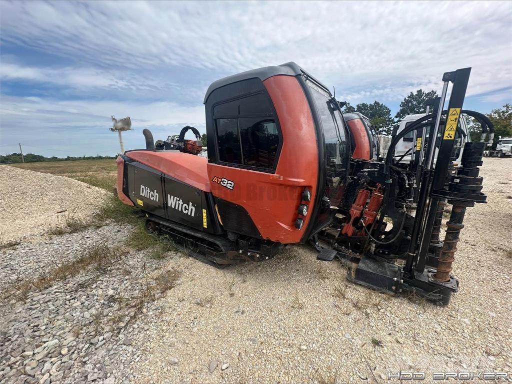 Ditch Witch AT32 Oprema za horizontalno usmereno bušenje