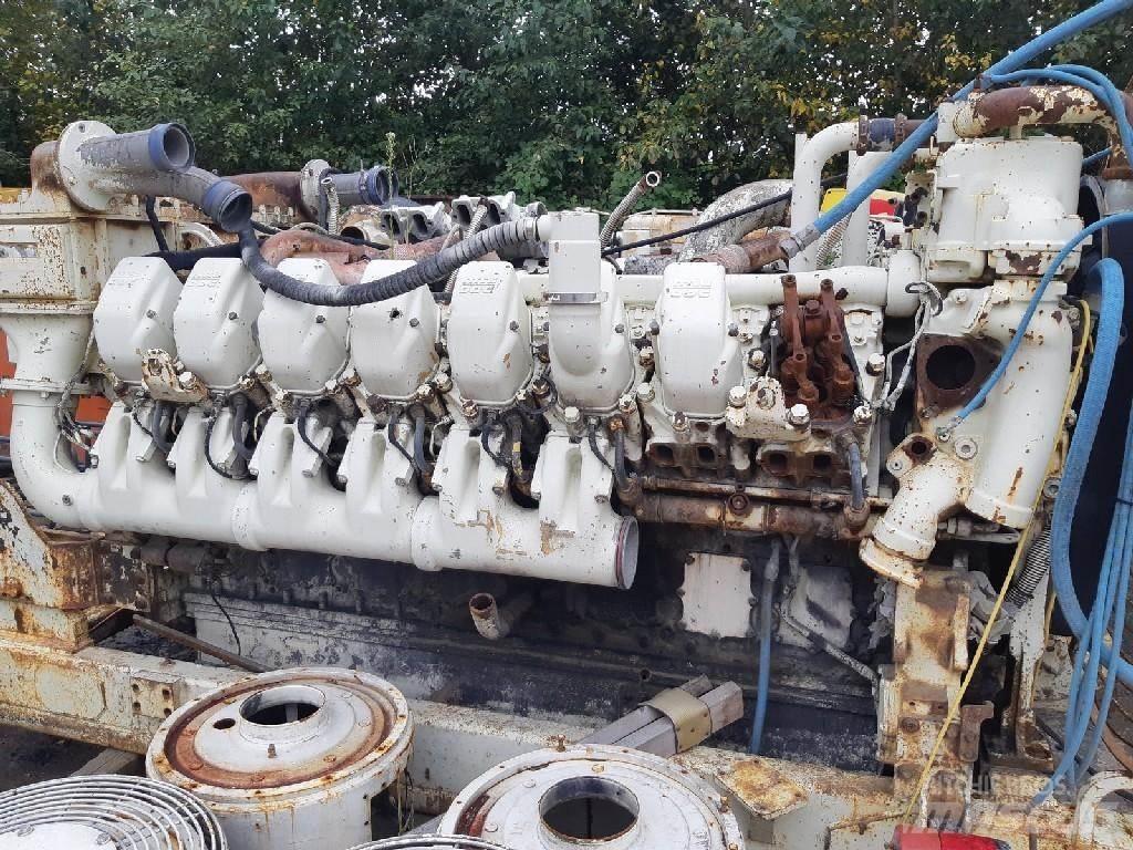 Komatsu 930E Motori za građevinarstvo