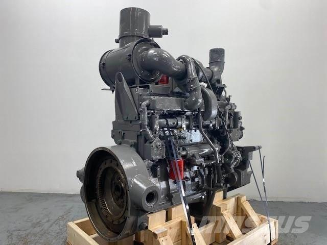 Komatsu M11-C Motori za građevinarstvo