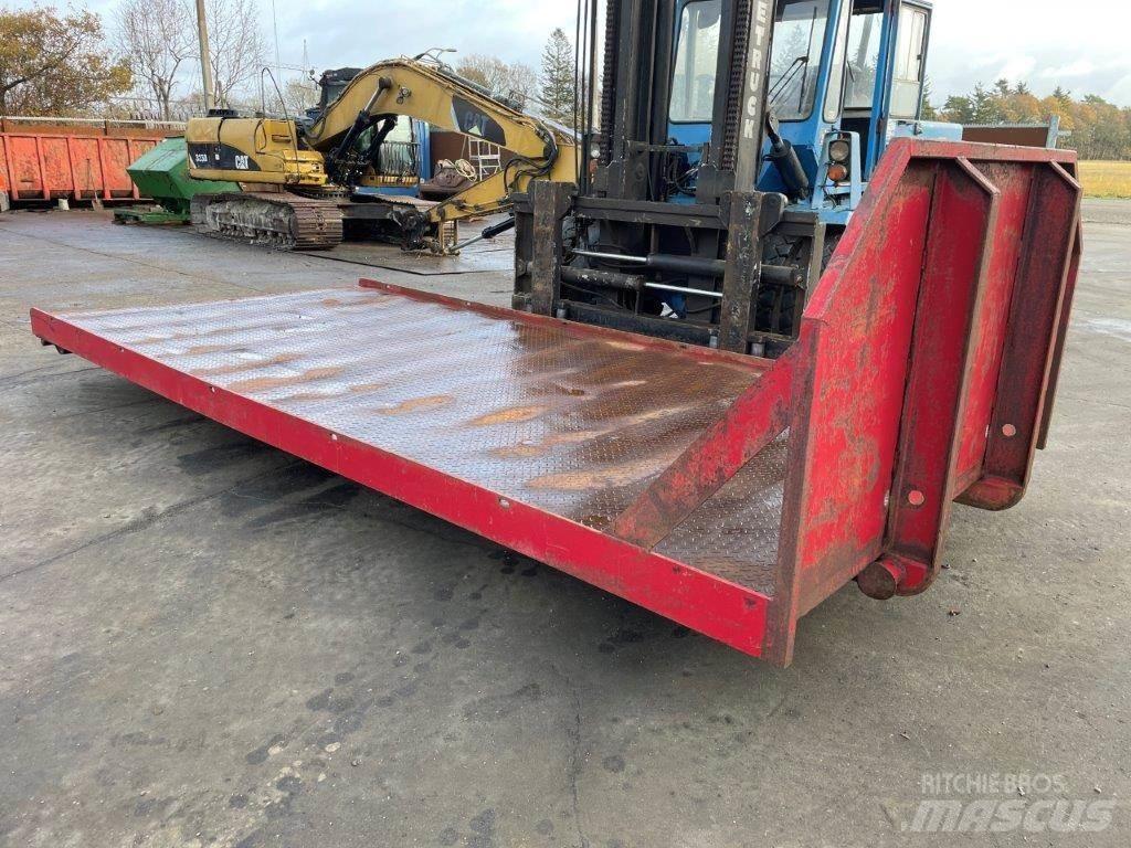  Maskintrailer med wirehejs Poluprikolice labudice