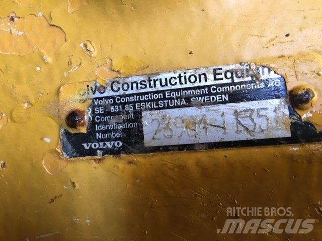  Mellemaksel ex. Volvo A25D Osovine