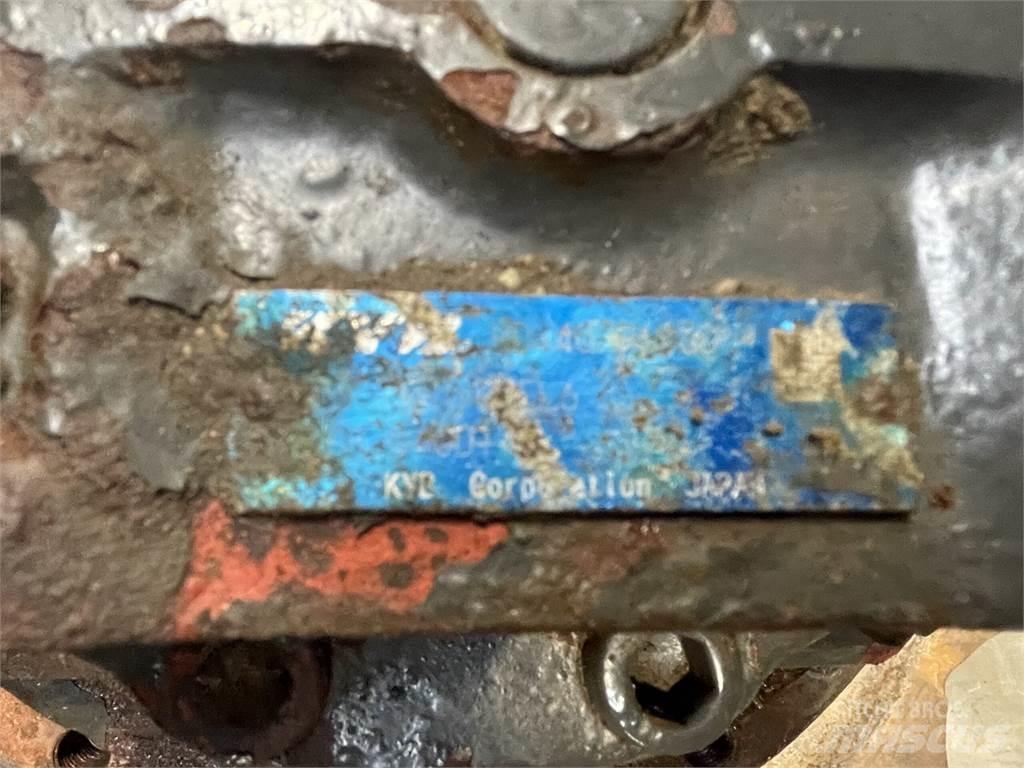 New Holland E485B Køregear Transmisija