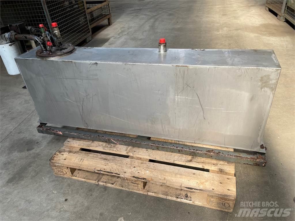  Tank, rustfri - ca. 200 Ltr. Ostale komponente za građevinarstvo