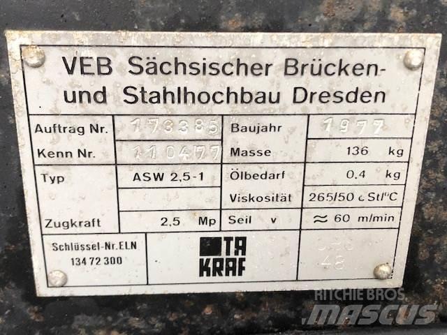 VEB spil - 2,5 T - 2 stk. Utovorne dizalice, vitla i liftovi za materijal