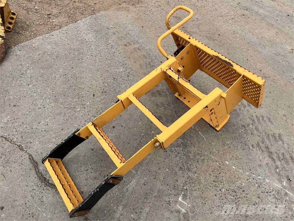 Volvo L220E trappe Ostale komponente za građevinarstvo