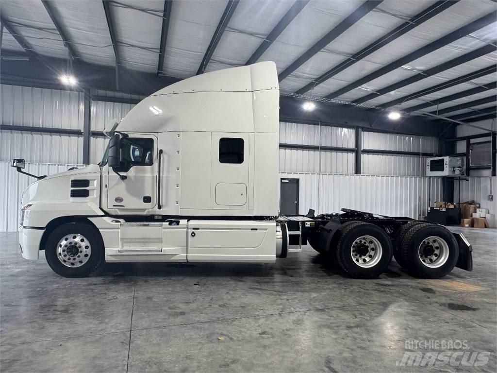 Mack AN64T Tegljači